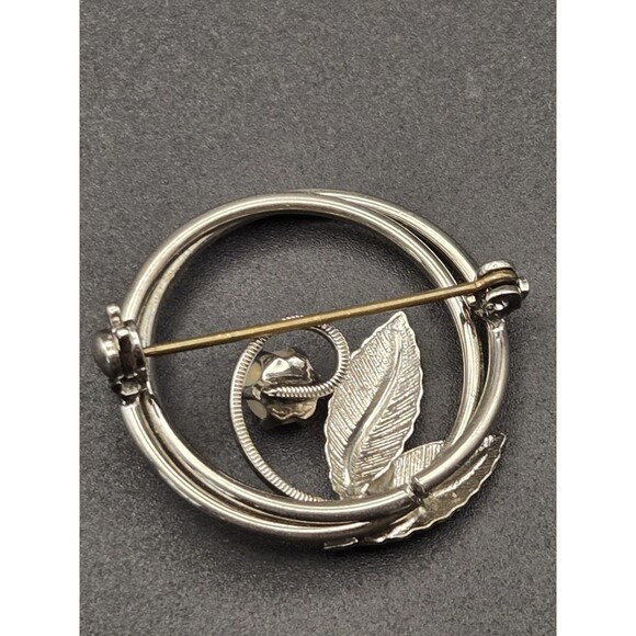 Round Silver Tone Brooch With Silver Leaf and Pearl - Picture 5 of 8